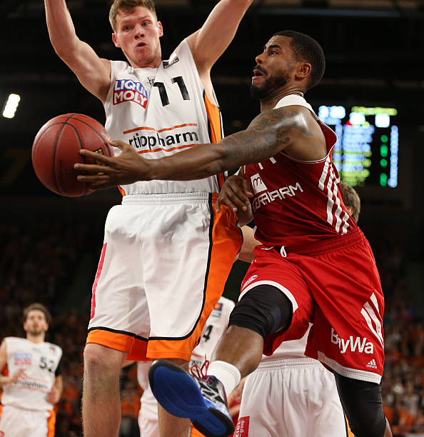 让我们从中 让我们从中