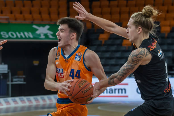 通过这样的 通过这样的