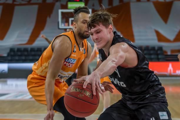 结合实时监 结合实时监